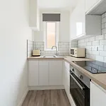Spacious 2-Bedroom Apartment In Crystal Palace