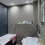 Modern Apartment Central London