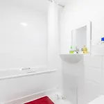 Modern 2Br Apartment - 25Min To Central London