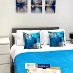 Two Bedroom Apartment By Dashh Properties Short Lets & Serviced Accommodation In Shepherds Bush With Free Wifi