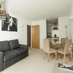 Rojen Apartments Docklands