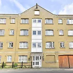 Two Bedroom Waterloo Apartment