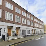 Peaceful 1 Bed Flat Off Sloane Square With Patio