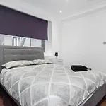 Fleet Street Apartment 3