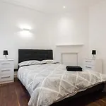 Fleet Street Apartment 3
