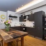 1 Bedroom Converted Warehouse In Stoke Newington