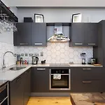 1 Bedroom Converted Warehouse In Stoke Newington