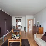 Discovery Dock Apartments