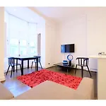 Edgware Rd, Paddington Spacious Apartment sleeps 4