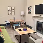 Beautiful 1 Bedroom Apartment Ovington Square