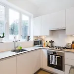 Modern, Stylish And Luxurious 1 Bed Flat