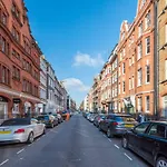 Luxurious Mayfair Home by Hyde Park