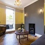 Stylish Hyde Park Gem