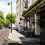 Stylish Hyde Park Gem