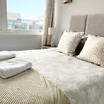 Chic London Home In Trendy Fitzrovia W1. By Oxford St