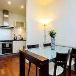 Oyo Home Canary Wharf