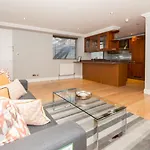 One Bedroom Hyde Park Apartment