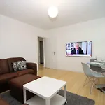 Camden Town Spacious 2 Bedroom Apartment - Sleeps 5 Guests!
