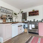 Hampstead Haven 1Br Flat
