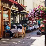 Mayfair Holiday Apartment