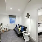 Modern Fitzrovia Apartment