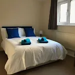 Cozy Apartment In Stratford From 18 Minutes To Central London