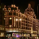 Heart Of Knightsbridge - Stunning Air Conditioned Apartment - 1 Minute Walk From Harrods