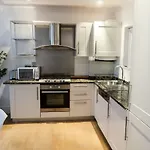 Courtfield Gardens Luxury Apartment