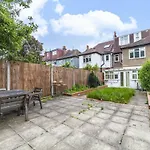 Lingwell Concept Flat