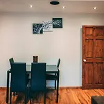 Hotel Quality Stay,2 Bed Apartment Near The City Centre, 2Min Walk From Metro Station