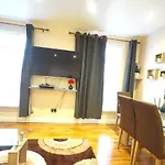 London Modern 4 Bedroom Apartment