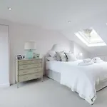 Chic Wandsworth Home With Patio By Underthedoormat