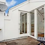 Beautiful 2 Bedrooms Apartment In Knightsbridge