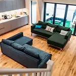 Flat 2, Cromwell Road 3 Bedroom Apartment