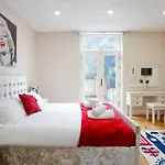 Flat 2, Cromwell Road 3 Bedroom Apartment
