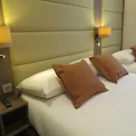 Glendale Hyde Park Hotel