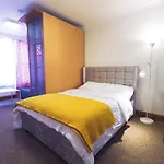 Flat 1 At 6 Taunton Mews