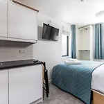 Queen\'S Drive Aparthotel
