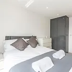 Beautiful Apartment Canary Wharf