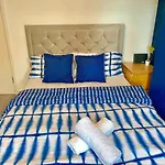 Isle Of Dogs Rooms