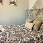 Isle Of Dogs Rooms
