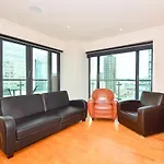 Canary Wharf - Corporate Riverside Apartments