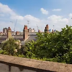 4 Bedroom Flat Near London Eye