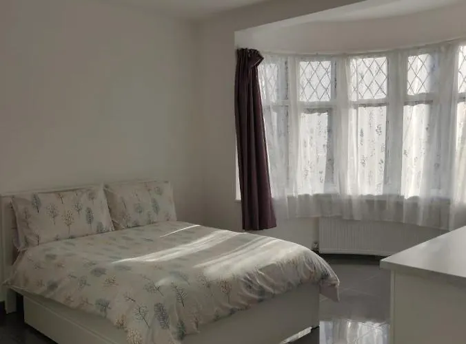 Stunning Double Room In Harrow Wembley - Khoob House