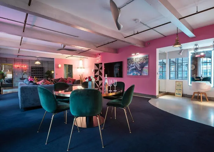 Amazingly Luxurious Loft Apartment, Soho - 3 Bedrooms, 2 Bath & Office