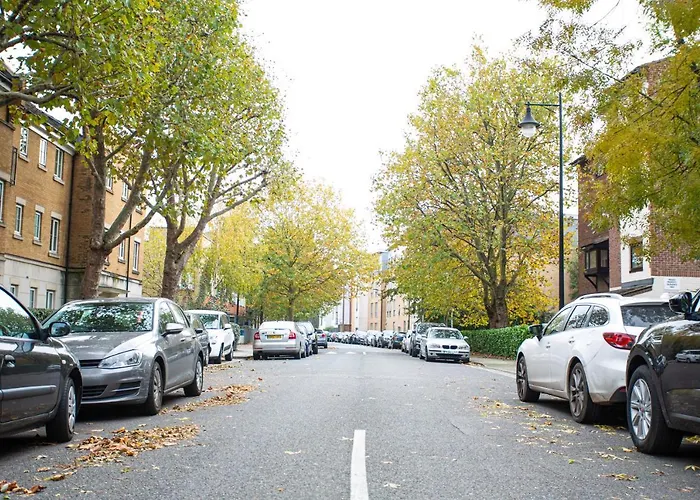 Modern apartment close to central London (zone 2)