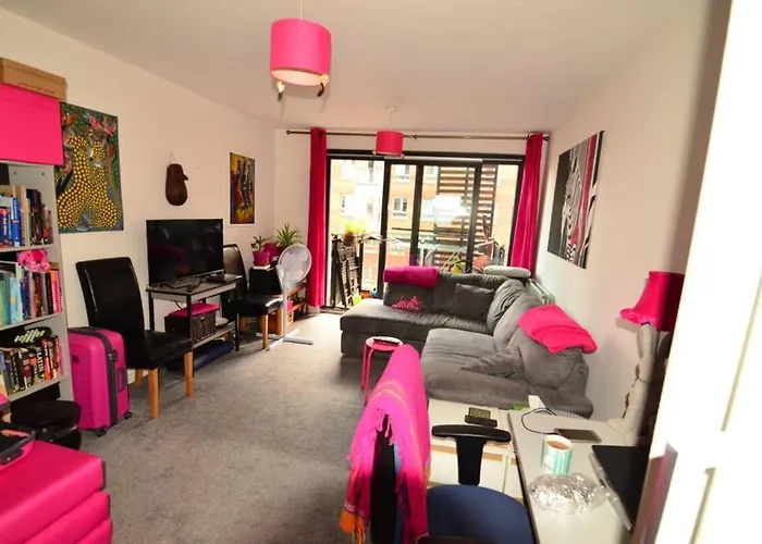 Modern 1 Bed Flat, Central London
