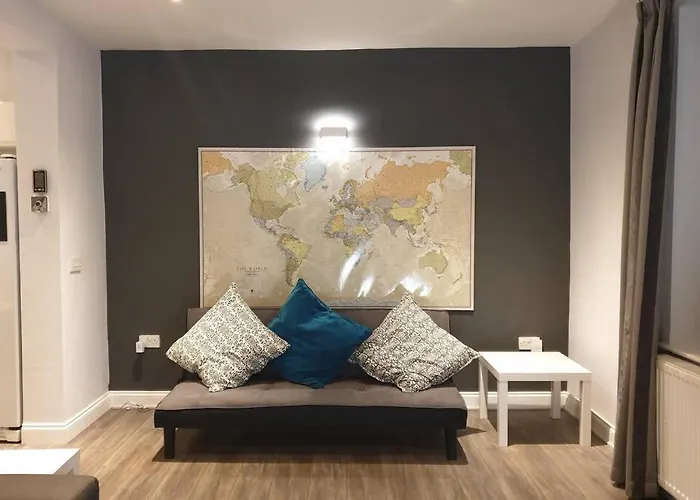 Spacious 2 Bed In Gated Community Up To 6 Guests