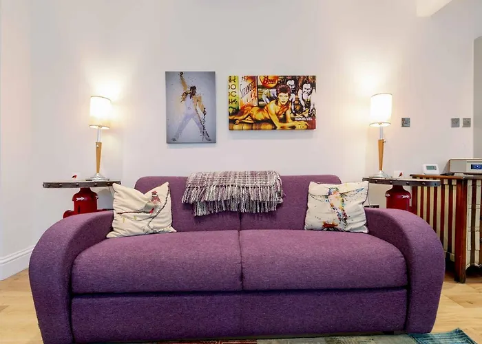 Pass The Keys Recently Renovated 1Br Flat With Private Garden In South London