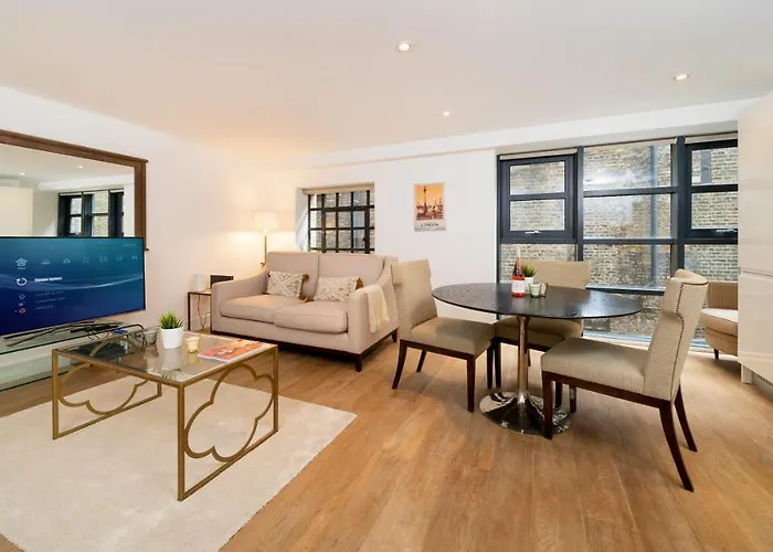 New!! Spacious Luxury 2Bedr/3Beds/2,5Bath Central!